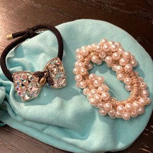 Free with any purchase// Two hairbands